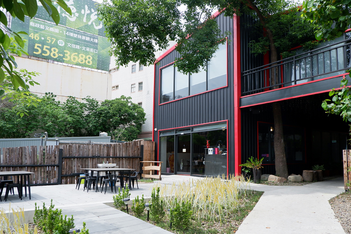 【新竹餐廳】鴻蝦匯複合式庭園餐廳 各式泰國蝦口味料理 現撈現煮超鮮甜 庭園景觀還附設兒童遊戲區 - 第3張圖 【新竹餐廳】鴻蝦匯複合式庭園餐廳 各式泰國蝦口味料理 現撈現煮超鮮甜 庭園景觀還附設兒童遊戲區