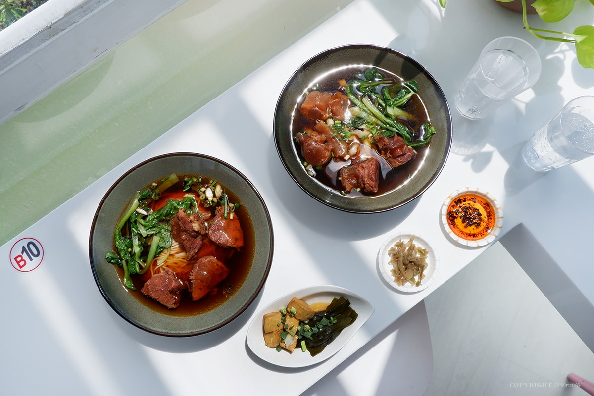【苗栗頭份】厚醍牛肉麵 就是只賣牛肉麵!入口即化的Q軟牛筋與軟嫩厚實大塊牛肉 還有無限暢飲氣泡水 頭份中央店