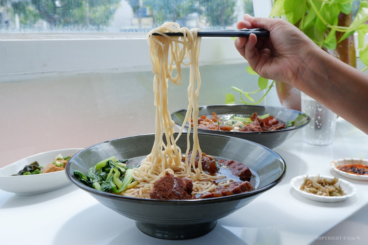 【苗栗頭份】厚醍牛肉麵 就是只賣牛肉麵!入口即化的Q軟牛筋與軟嫩厚實大塊牛肉 還有無限暢飲氣泡水 頭份中央店