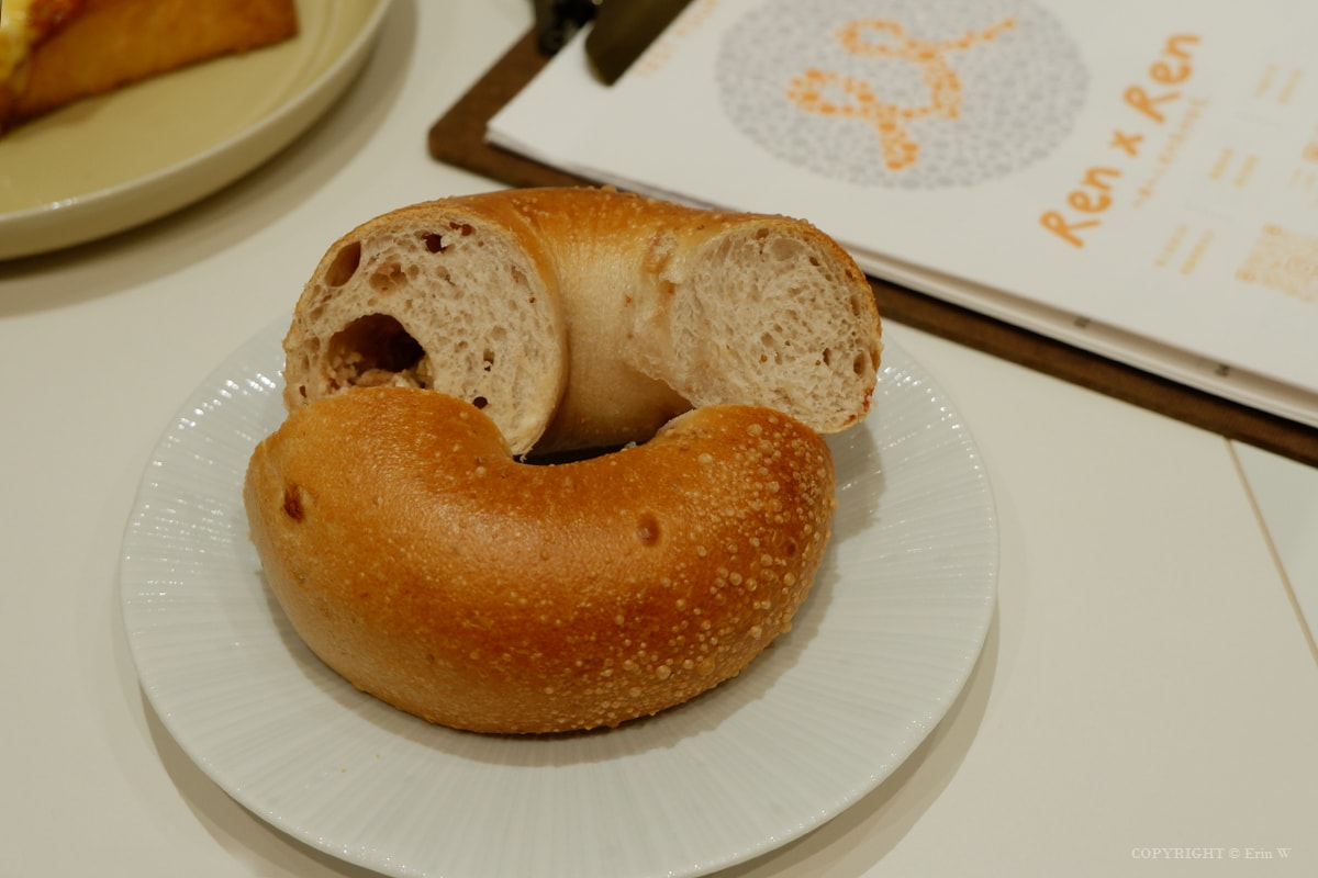 【新竹早午餐】人x人 竹北店 來自台東的超人氣貝果烘焙 鹹甜口味吐司 美味早午餐新鮮出爐