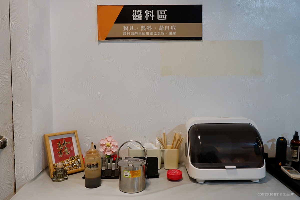 【新竹美食】龍虎海南雞飯 道地正宗的星馬風味 軟嫩多汁的海南雞風味料理 - 第8張圖 【新竹美食】龍虎海南雞飯 道地正宗的星馬風味 軟嫩多汁的海南雞風味料理
