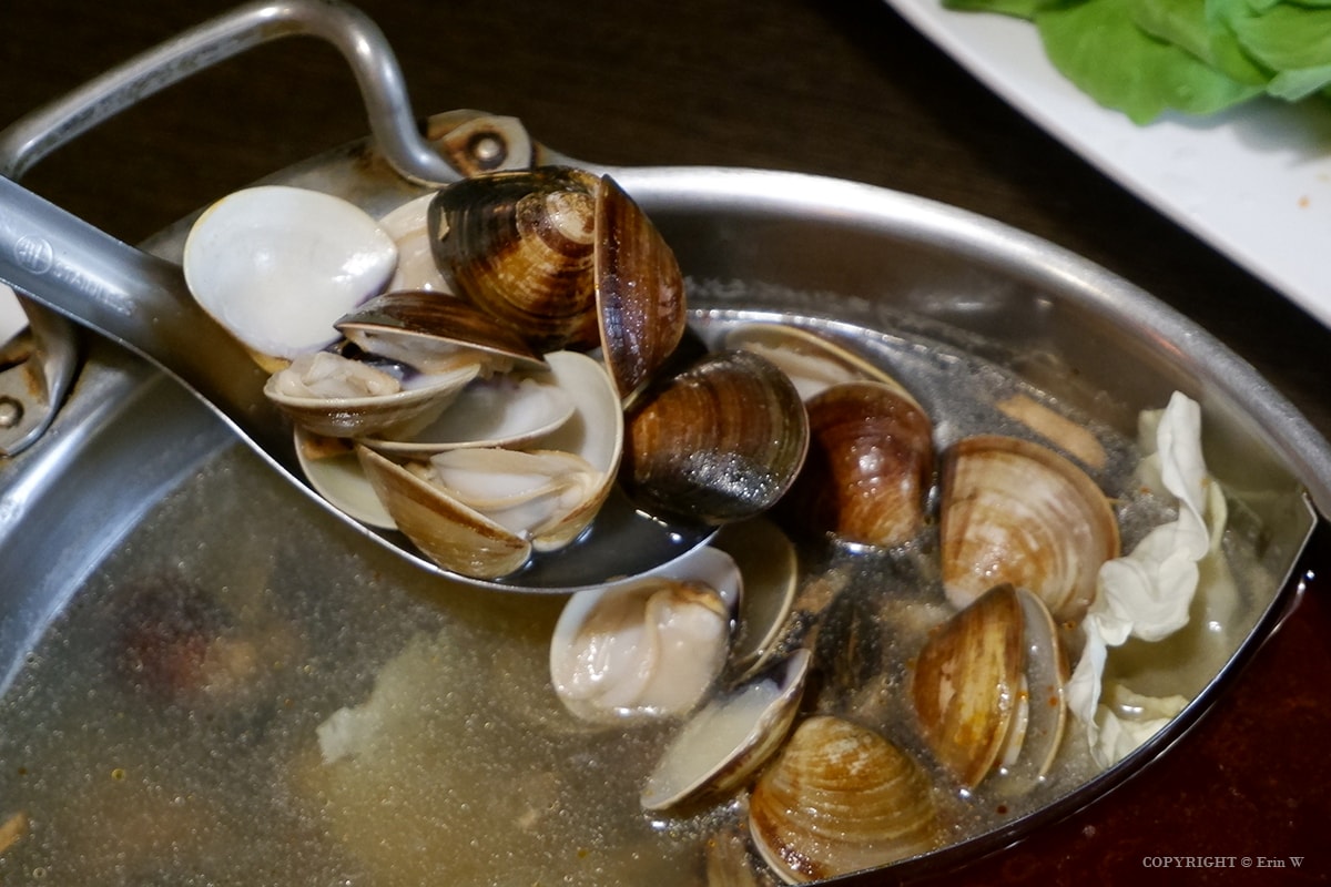 【新竹火鍋】老洄味麻辣鴛鴦鍋 (原竹北齊味) 竹北低調隱藏版經典麻辣鍋 豆腐鴨血入味多汁 一口入魂