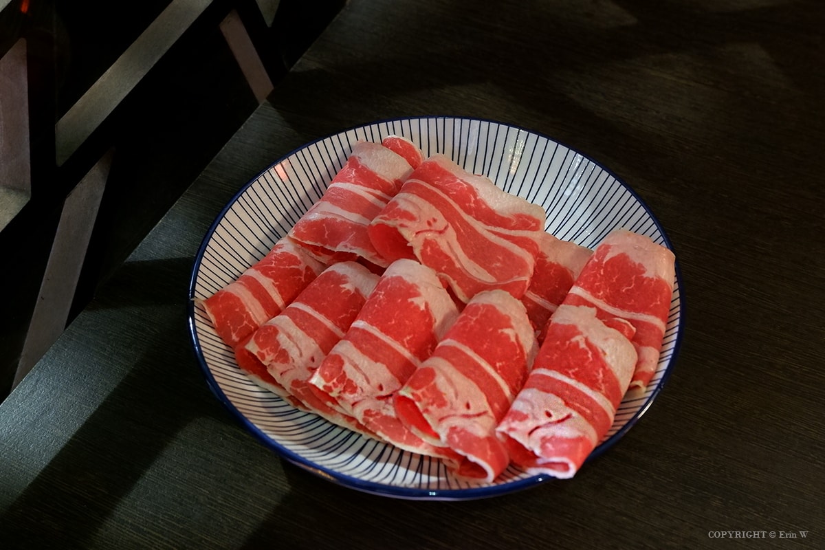 【新竹火鍋】老洄味麻辣鴛鴦鍋 (原竹北齊味) 竹北低調隱藏版經典麻辣鍋 豆腐鴨血入味多汁 一口入魂