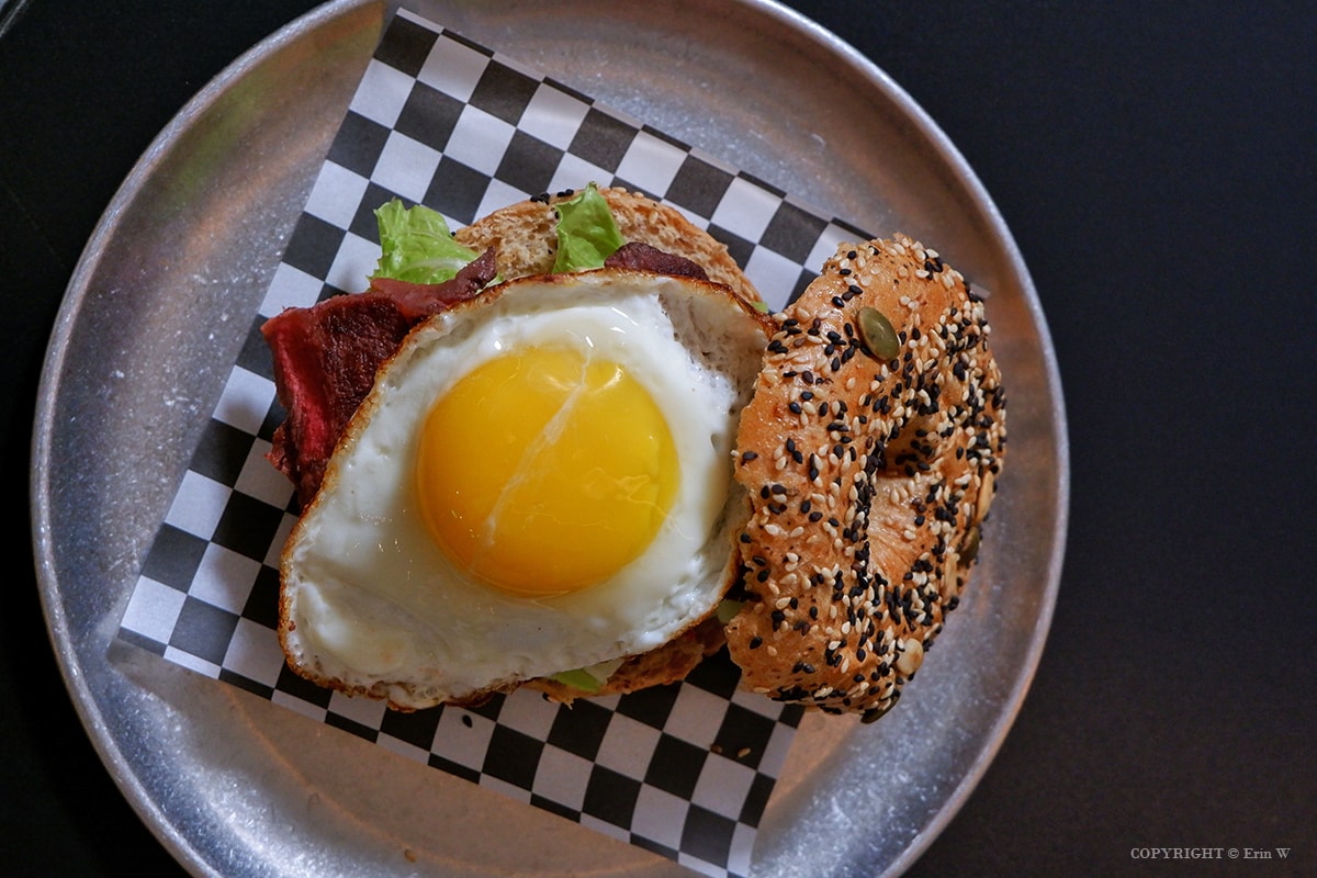 新竹｜Bagel Balance 從夜色到日光 以貝果取代酒杯的轉身 質感貝果早午餐