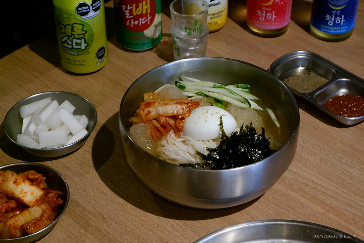 新竹｜味、肉舖韓國烤肉｜在地10年老店 韓國街頭懷舊風 道地韓式烤肉與小菜無限暢享