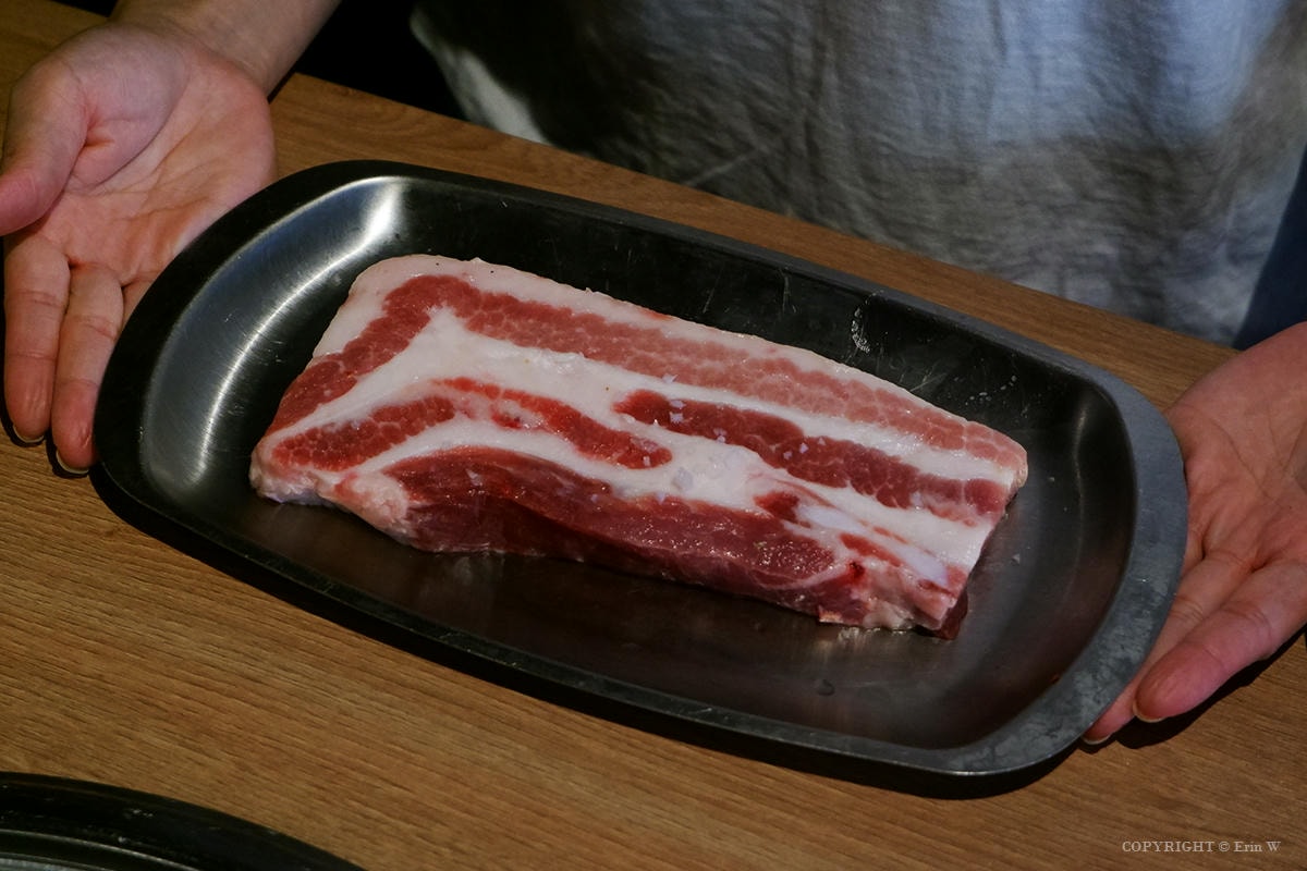 新竹｜味、肉舖韓國烤肉｜在地10年老店 韓國街頭懷舊風 道地韓式烤肉與小菜無限暢享