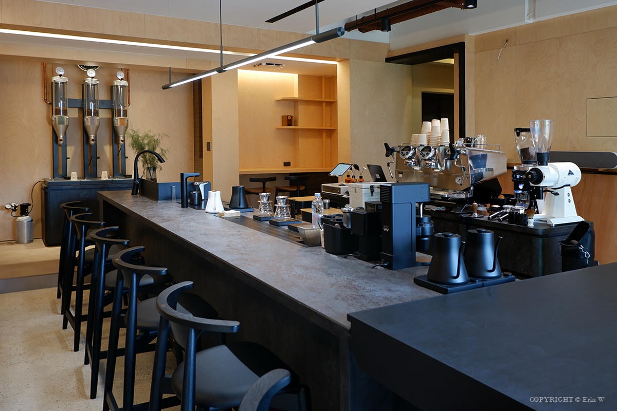 苗栗.竹南|Aoka coffee|苗栗竹南的質感咖啡專賣店 室內設計師打造的美學空間 - 第8張圖 苗栗.竹南|Aoka coffee|苗栗竹南的質感咖啡專賣店 室內設計師打造的美學空間