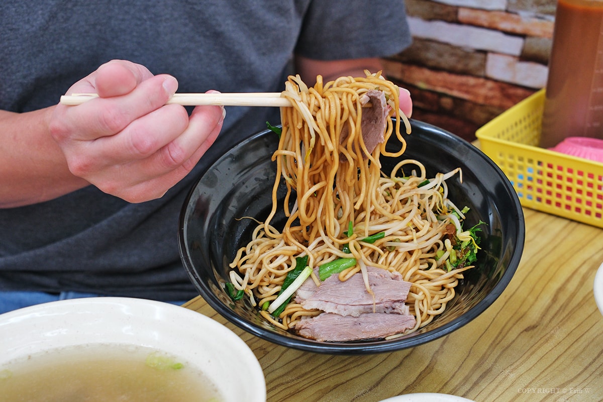苗栗.竹南|國鼎鵝肉飯·玉里麵|鮮嫩鵝肉料理與道地香Q玉里麵 一到用餐時間就客滿的竹南小吃店 - 第12張圖 苗栗.竹南|國鼎鵝肉飯·玉里麵|鮮嫩鵝肉料理與道地香Q玉里麵 一到用餐時間就客滿的竹南小吃店