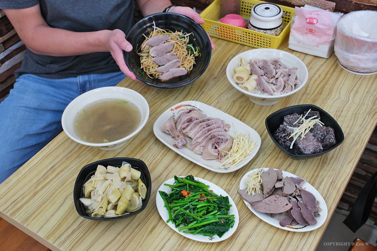 苗栗.竹南|國鼎鵝肉飯·玉里麵|鮮嫩鵝肉料理與道地香Q玉里麵 一到用餐時間就客滿的竹南小吃店 - 第10張圖 苗栗.竹南|國鼎鵝肉飯·玉里麵|鮮嫩鵝肉料理與道地香Q玉里麵 一到用餐時間就客滿的竹南小吃店