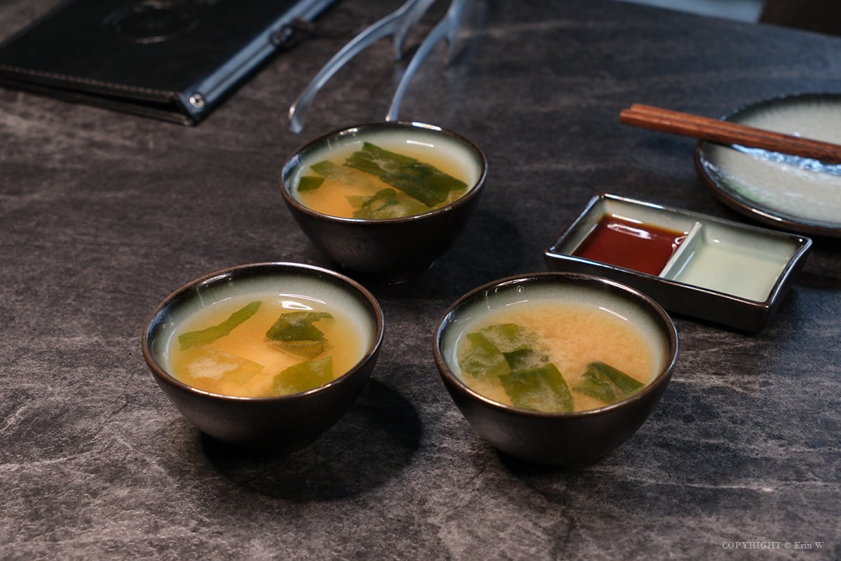 新竹・竹北｜陸本木燒肉｜一次品嚐牛豬雞海鮮的高CP值雙人套餐 炭火燻烤厚切牛舌的極致饗宴