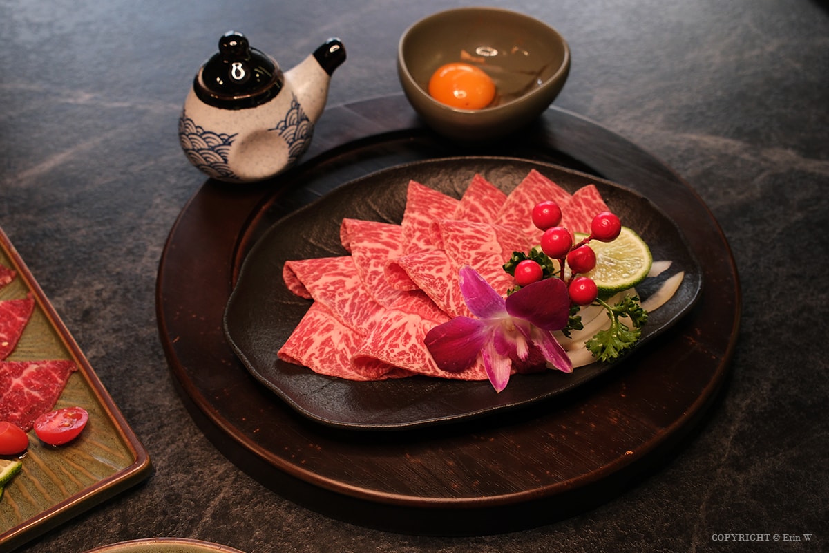 新竹・竹北｜陸本木燒肉｜一次品嚐牛豬雞海鮮的高CP值雙人套餐 炭火燻烤厚切牛舌的極致饗宴