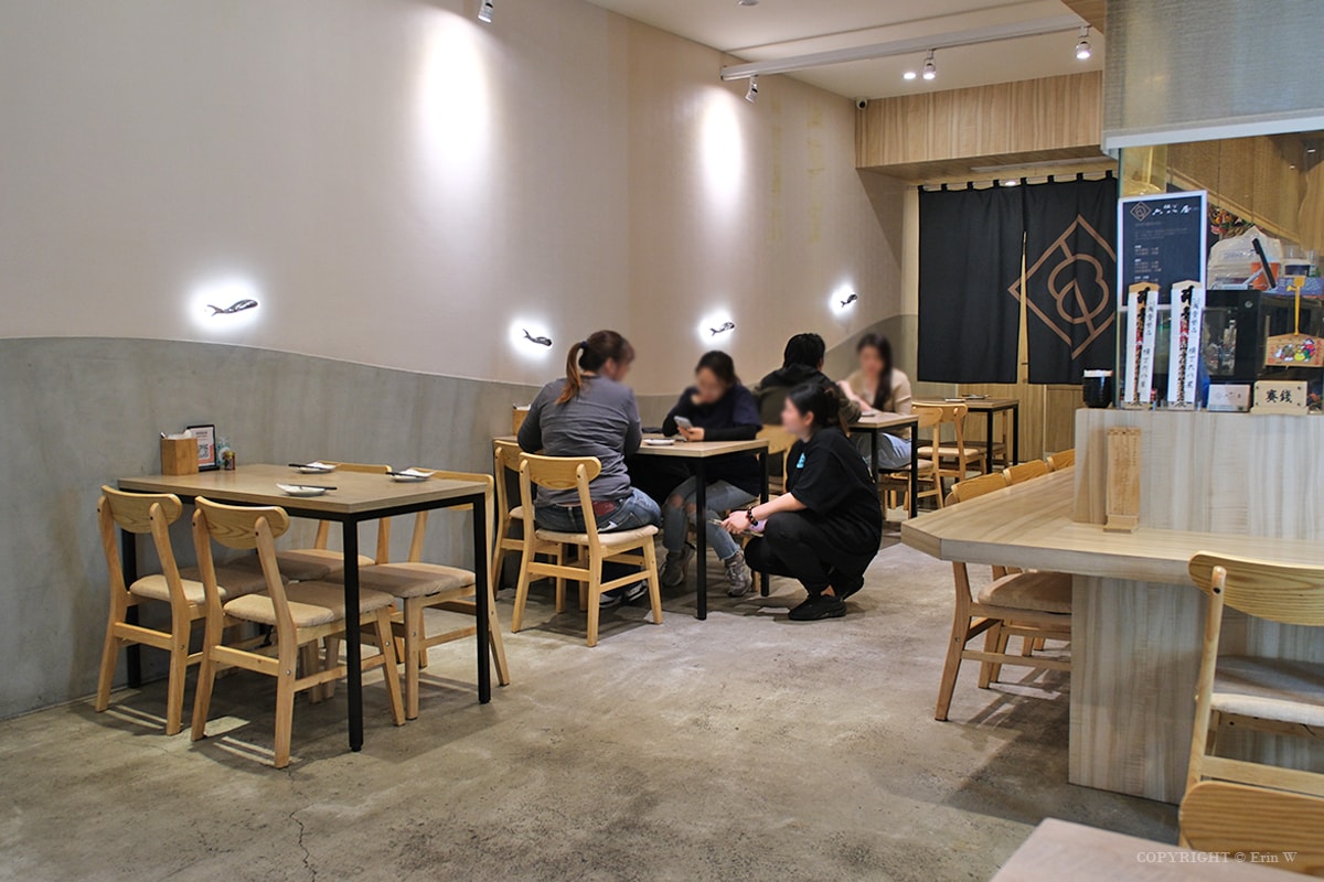 新竹・竹北|橫丁六八屋|下班後的日式深夜微醺食堂 多樣化日式小料理與串串的炭燒美味 - 第4張圖 新竹・竹北|橫丁六八屋|下班後的日式深夜微醺食堂 多樣化日式小料理與串串的炭燒美味