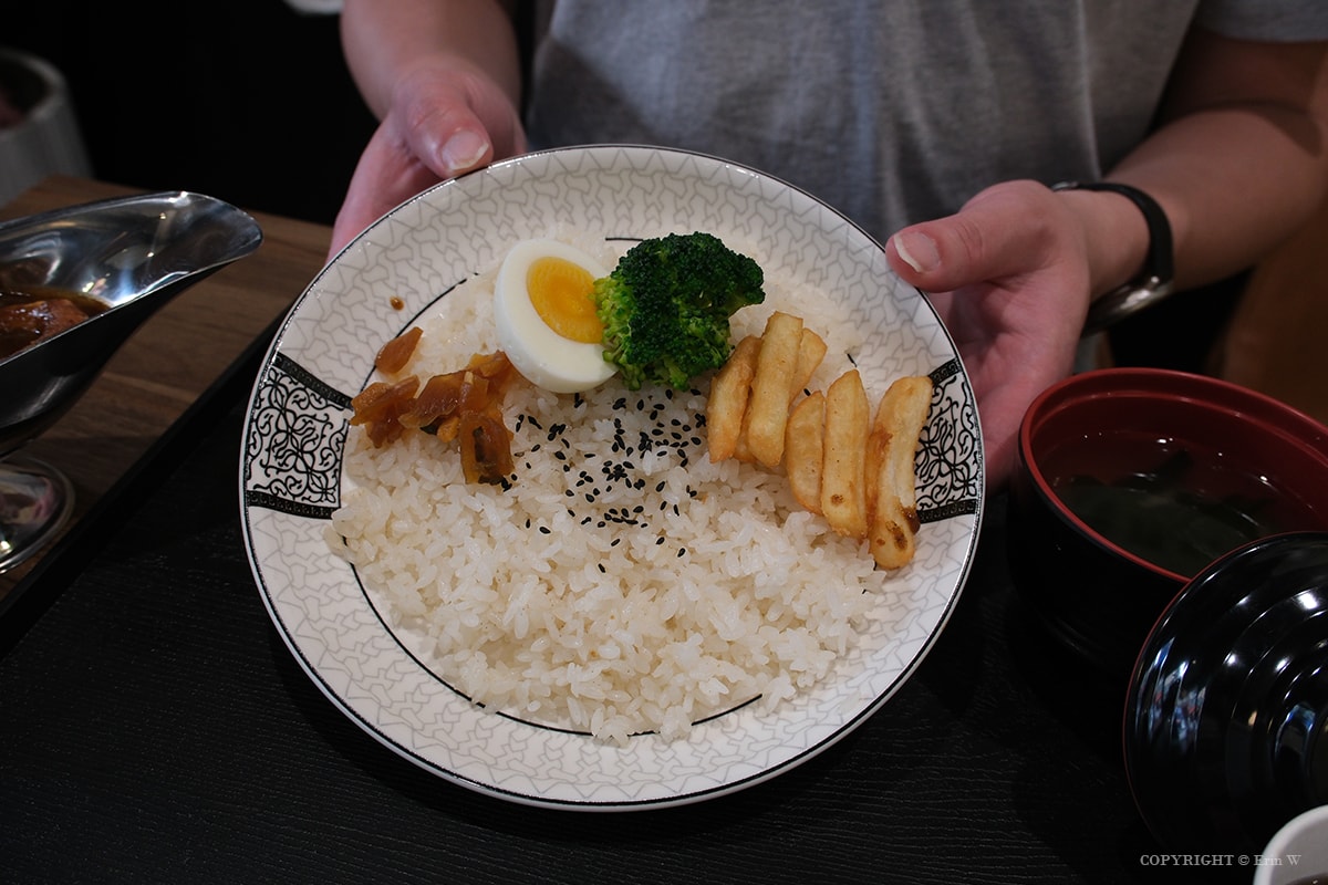 新竹|慶咖哩|巨城附近低調的日式咖哩香 客製化5種辛度 平日限定$150商業午餐 - 第16張圖 新竹|慶咖哩|巨城附近低調的日式咖哩香 客製化5種辛度 平日限定$150商業午餐