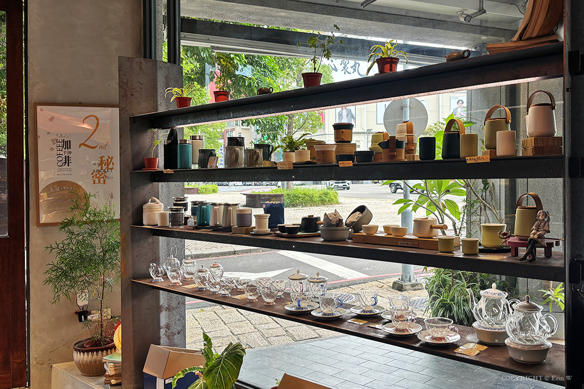 新竹|Eilong宜龍 新竹門市|不只是器皿專賣店 揉合東方茶香與手沖咖啡的質感美學空間 - 第7張圖 新竹|Eilong宜龍 新竹門市|不只是器皿專賣店 揉合東方茶香與手沖咖啡的質感美學空間
