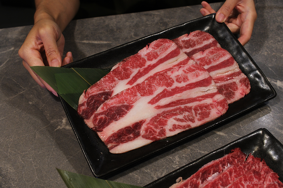 新竹・竹北｜吃肉肉燒肉專門店-竹北店｜不只吃燒肉！A5和牛、生魚片、手搖飲、甜點一次全包了！